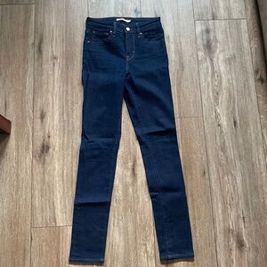 Levi’s 721 High Rise Skinny Jeans in Dark Wash